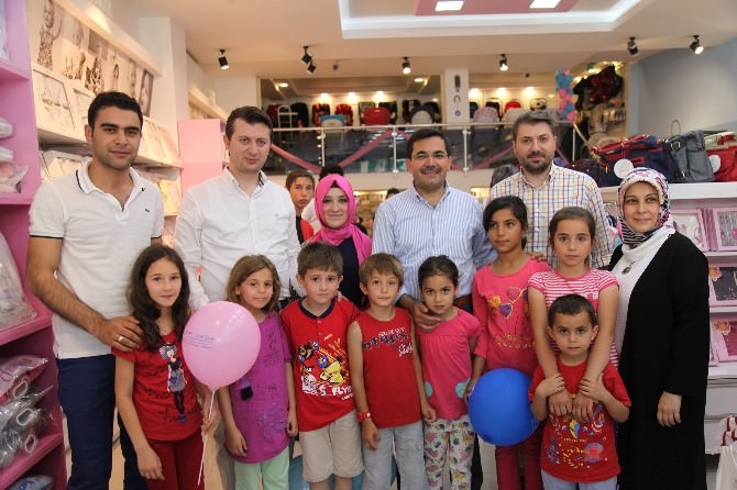 AK Parti’den Çocuklara Bayramlık