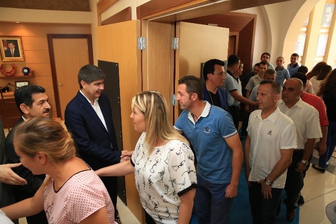 Başkan Türel, Belediye Personeliyle Bayramlaştı