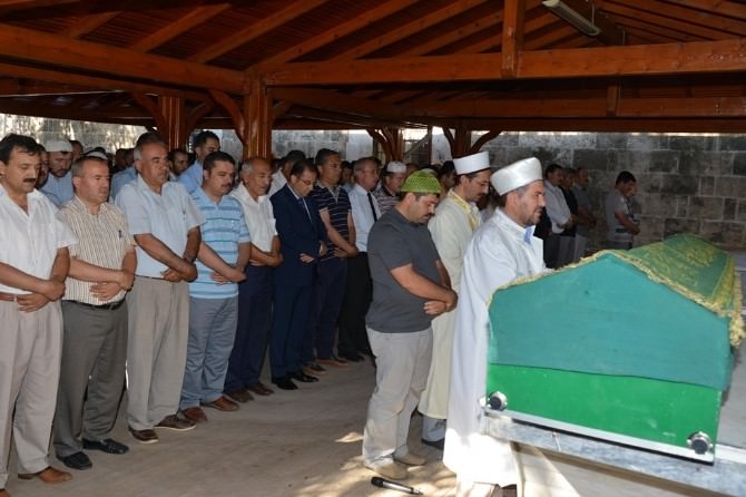 Vali Türker Yusuf Artan’ın Cenaze Namazına Katıldı