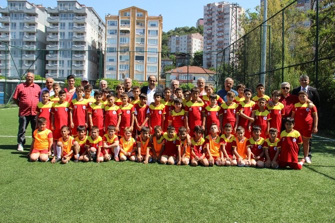 Gülüç Belediye Spor Yaz Futbol Okulunu Açtı