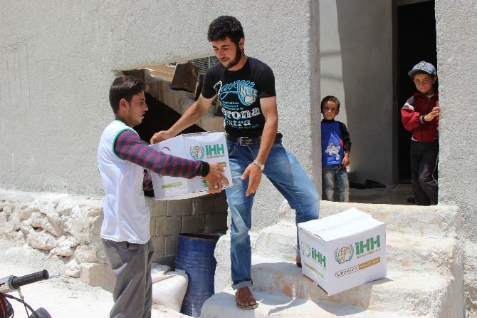 İHH’dan Suriye’ye 550 Tır’lık Yardım