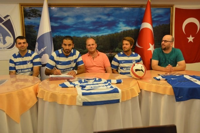 Yunusemre Belediyespor 3 Futbolcu İle Sözleşme İmzaladı