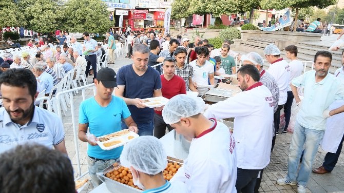 Ramazan Ayında Yaklaşık 60 Bin Kişiye İftar Yemeği Verildi