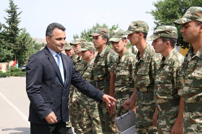Yavuzaslan Ermenistan Sınırındaki Azerbaycan Askerleriyle Bayramlaştı