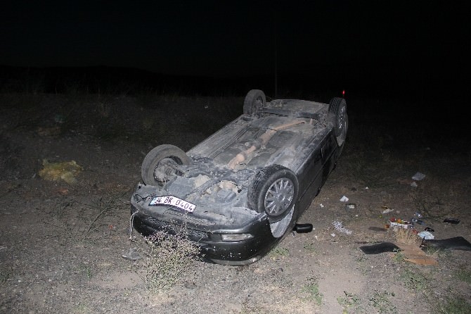 Bayram Tatili Yolunda Takla Atan Otomobilde 5 Kişi Yaralandı