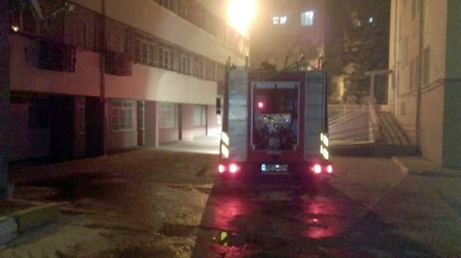 Diyarbakır’da Okula Bombalı Ve Molotoflu Saldırı