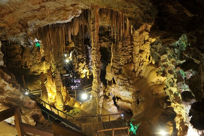 Karaca Mağarası Bayram Tatilinde Ziyaretçi Akınına Uğradı