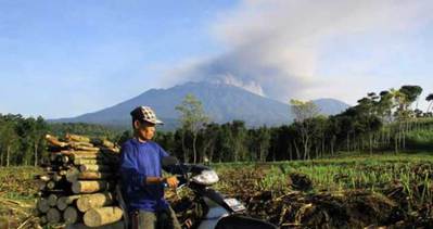 Endonezya’da yanardağlar faaliyete geçti
