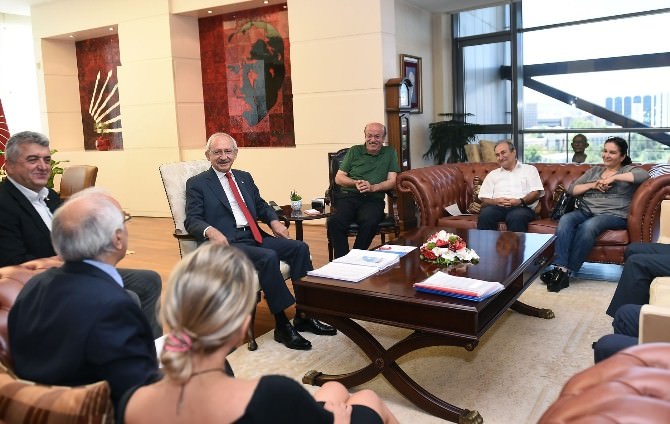 CHP Genel Başkanı Kılıçdaroğlu, İHD Yönetimini Kabul Etti
