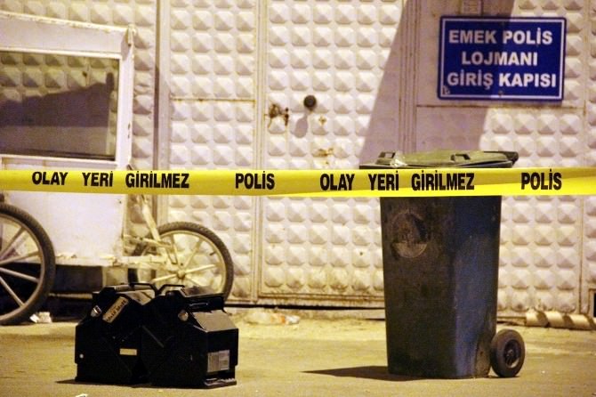 Polis Karakolunun Önünde Bomba Paniği