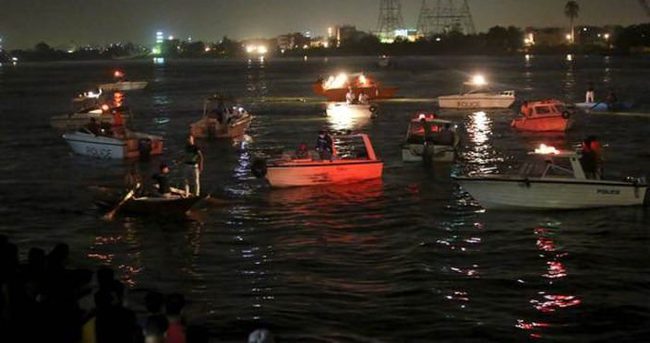 Nil Nehri’nde yolcu gemisiyle yük gemisi çarpıştı: 15 ölü
