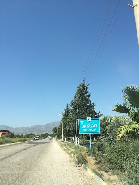 Alaşehir’de Mahalleye Dönen Köy Tabelaları Yenileniyor