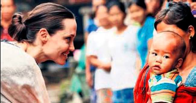 Angelina Jolie Myanmar’da