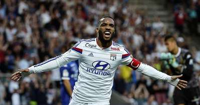 Lacazette Lyon’da kaldı