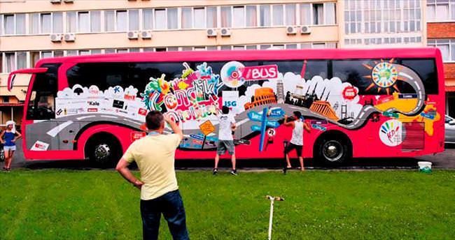Gençlerin otobüsle Avrupa turu başladı