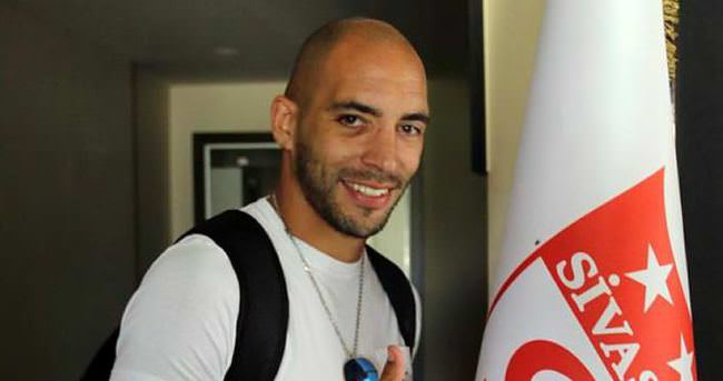 Barrales, Sivasspor için geldi