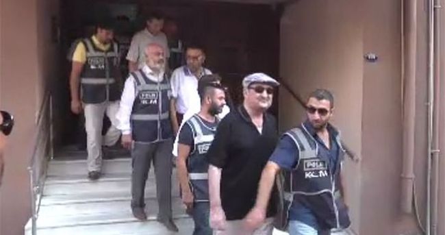 İzmir’de Paralel Yapı operasyonunda gözaltındakiler adliyede