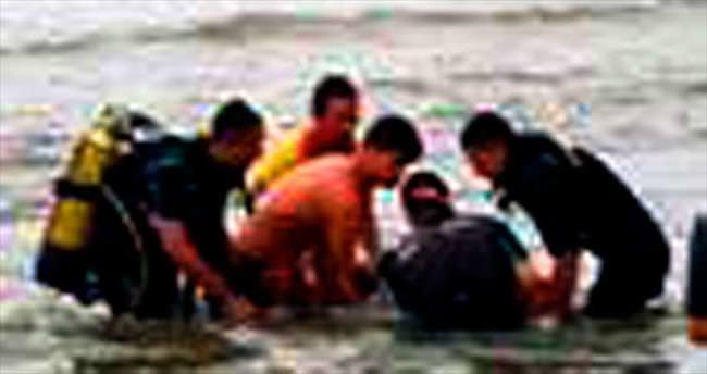 Denize giren dört kişi boğuldu