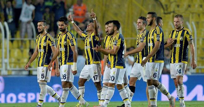 Fenerbahçe’nin Avrupa kadrosunda değişiklik