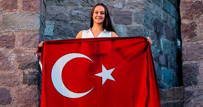 ’Türk vatandaşı olduğum için pişman değilim’
