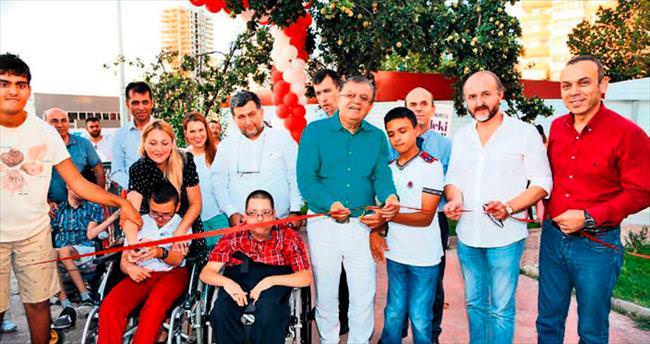 Engelli çocuklar festival etkinliklerine katılıyor