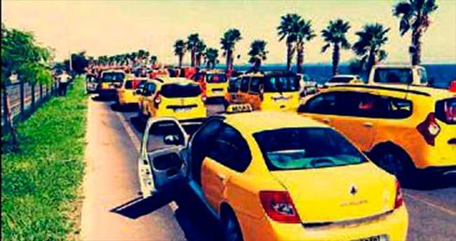 Terör olaylarına karşı Antalya’dan ’sarı’ tepki geldi