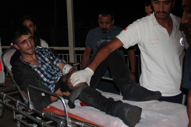 Adana’da Polise Ateş Açan 2 Gösterici Bacağından Vuruldu