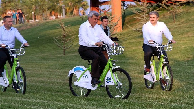 Başkan Karaosmanoğlu, “Sağlıklı Yaşam İçin Bisiklete Binin” Dedi