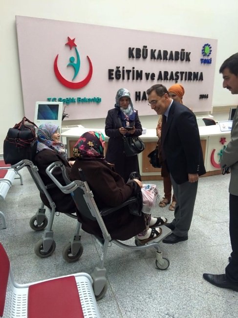 MHP Adayı Kar Hastanede Ziyaretlerde Bulundu