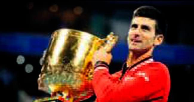 Djokovic 8. kupasını Nadal’ı yenerek aldı