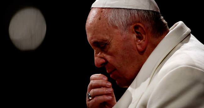 Papa Francis dua etti
