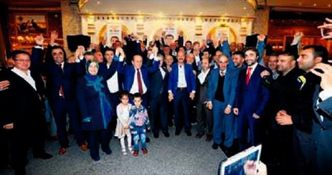 AK Parti’ye 300 yeni isim katıldı