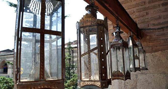 Osmanlı motifli el fenerleri evleri süslüyor