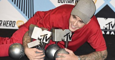 2015 MTV EMA Ödül Töreni’nde ödüller sahiplerini buldu