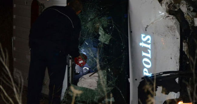 Ankara’da polis aracı takla attı