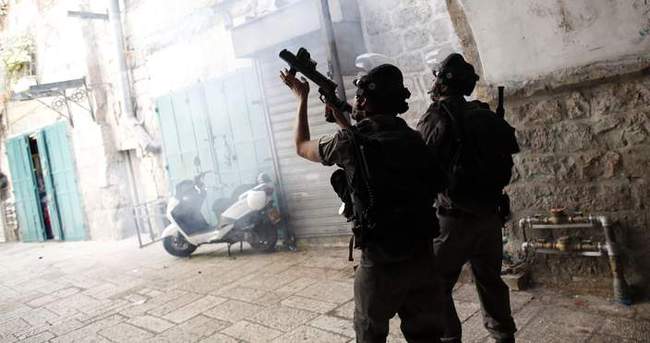 Batı Şeria’da İsrail askerleri göstericilere saldırdı!