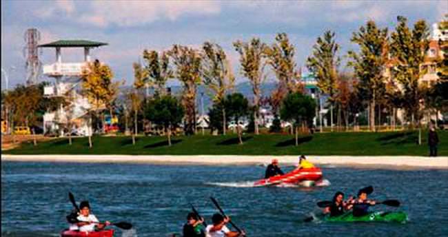 Parkta kano yarışı Bursa’ya renk kattı