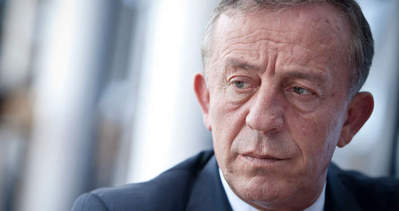 Ali Ağaoğlu, Atatürk’e saygı duruşunda