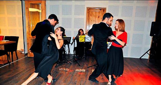Kuzguni’de tango gecesi
