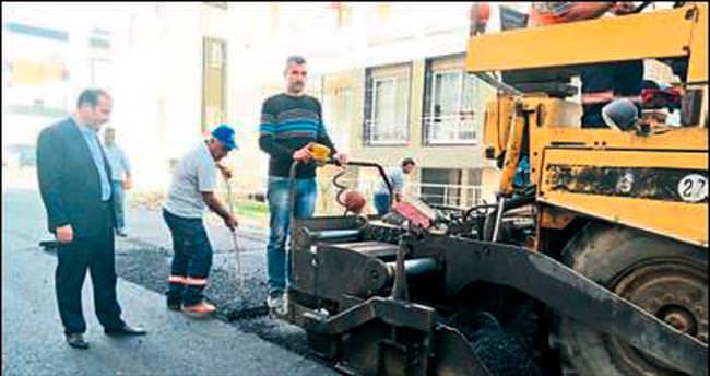 Ceyhan’da asfaltlama çalışmaları sürüyor