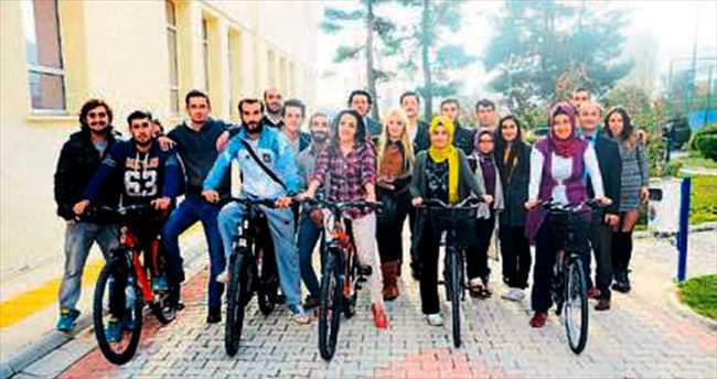 Öğrenciler için ücretsiz bisiklet
