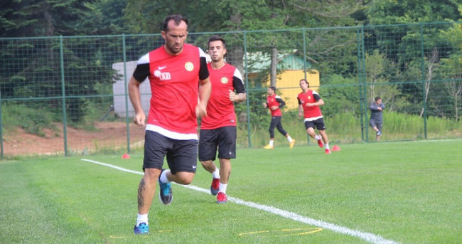 Gekas ve Muarem Eskişehirspor’dan ayrıldı
