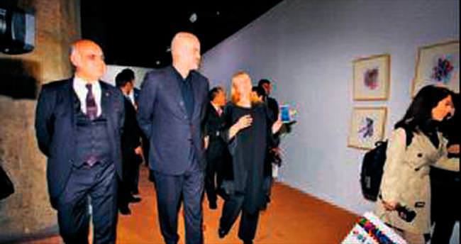 Arnavut Başbakan Rama İstanbul’da resim sergisi açtı