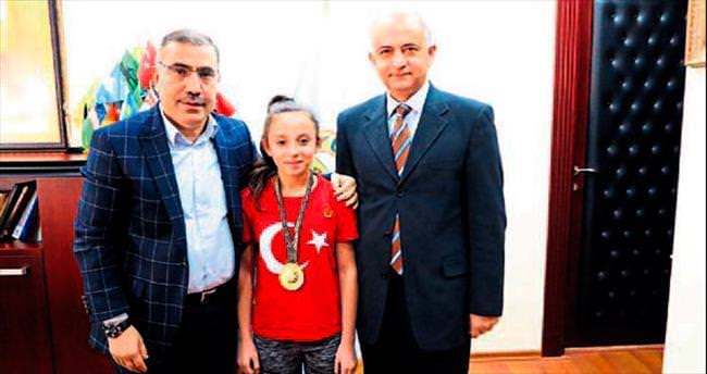 Şampiyondan Başkan Mahmut Çelikcan’a ziyaret