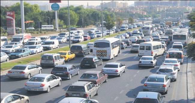 Ankara’da bin kişiye 234 otomobil düşüyor