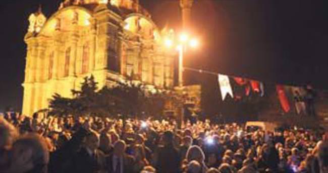 Musevi bayramı Hanuka’ya Ortaköy’de tarihi kutlama