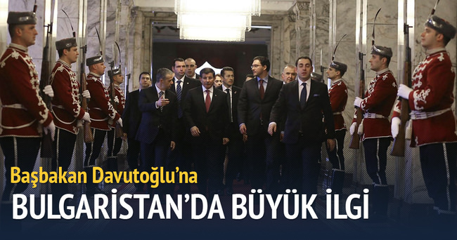 Davutoğlu’na Bulgaristan’da sevgi gösterisi