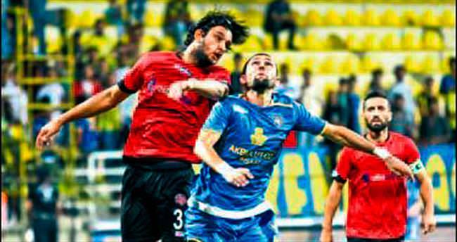 Bucaspor’da işler karıştı