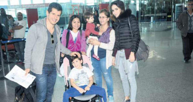 Emre Belözoğlu ailesiyle Dubai’ye uçtu