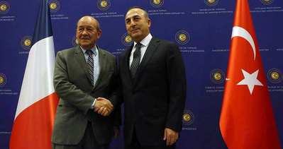 Çavuşoğlu, Fransa Savunma Bakanı Drian ile görüştü